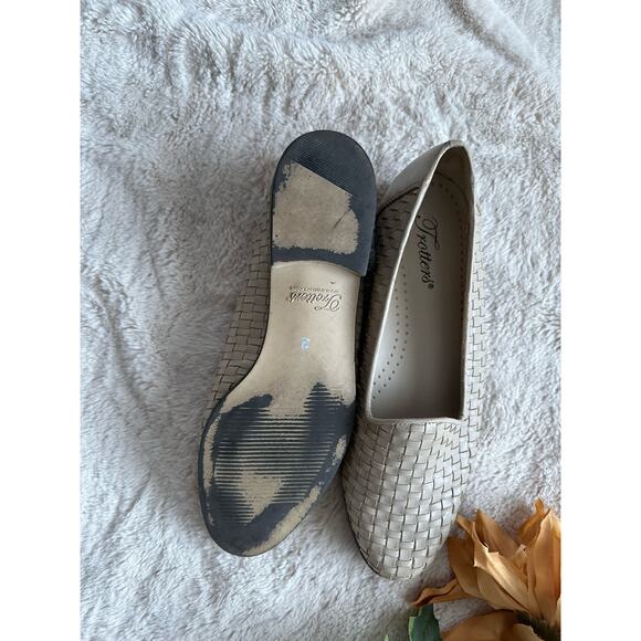 Trotters Cream Flats Size M - Picture 4 of 6
